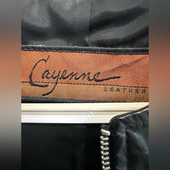 1990s Fitted Zip Up Leather Cropped Vest - Picture 7 of 8